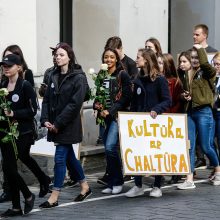 Klaipėdoje – aukštojo mokslo laidotuvių procesija