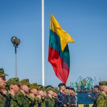 Būsimieji karinių jūrų pajėgų karininkai prisiekė Tėvynei