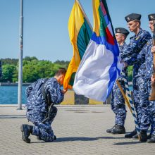 Būsimieji karinių jūrų pajėgų karininkai prisiekė Tėvynei