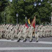 Dragūnų batalionui – 30 metų: iškilmėse aidėjo ne tik senovinės patrankos šūviai