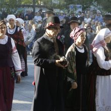 Joninių šventė – naujame skvere: nuo tradicinių dainų iki efektingo ugnies šou