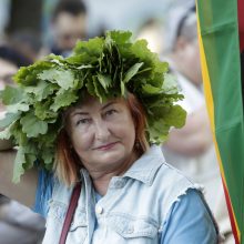 Joninių šventė – naujame skvere: nuo tradicinių dainų iki efektingo ugnies šou