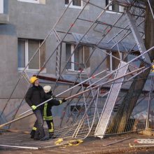 Ant klaipėdiečių galvų – pastolių kruša