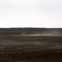 Degantį durpyną gesinantys ugniagesiai: darbo bus mažiausiai kelioms paroms