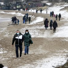 Pajūryje – žmonių kaip vasarą: gaiviu oru mėgavosi tūkstančiai gyventojų