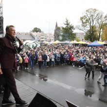 Kretingos rudens derliaus šventėje – moliūgo „skerstuvės“ ir sūrių alėja 