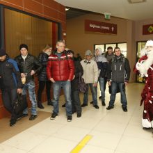 Autobusų keleiviams – saldžios Senelio dovanos