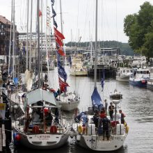 Miestą puošia vis daugiau burių