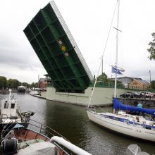 Miestą puošia vis daugiau burių