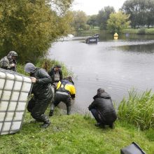 Laukžemių ežero žuvis perkėlė į Trinyčių tvenkinį