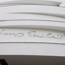 S. Povilaičio garbei – maestro autografas ant Palangos koncertų salės fasado