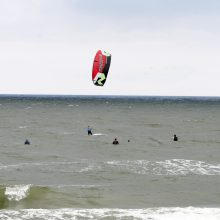 Ekstremalai jūroje gaudė bangas