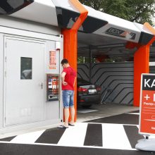 Dovana klaipėdiečiams: plaukite automobilius nemokamai