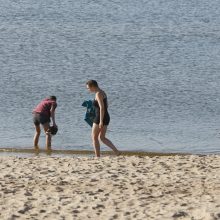 Rudeniškuose paplūdimiuose – vasariškos pramogos