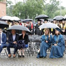 Klaipėdos universiteto absolventams įteikti diplomai