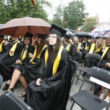 Klaipėdos universiteto absolventams įteikti diplomai