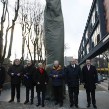 Palanga pasipuošė nauju paminklu ir Signatarų alėja