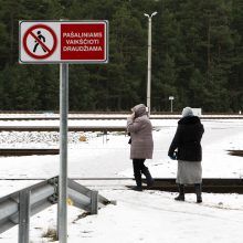 Klaipėdiečius trikdo įspėjimas prie bėgių: kas čia pašaliniai?