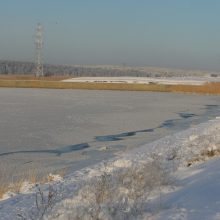 Įspėja: ežerai tapo nesaugia čiuožykla