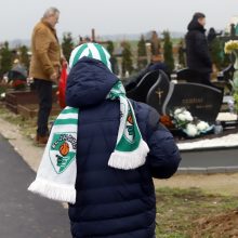 Visų Šventųjų dieną kauniečiai lankė artimųjų kapavietes