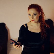 Dainininkė R. Kaušiūtė pristato naują vaizdo klipą: per šokį išreiškiu savo jausmus