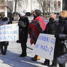 Vyriausybė raginama imtis skubių veiksmų dėl situacijos paukštininkystės sektoriuje