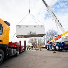 Baigėsi „auksinio“ tualeto gyvavimo era: pagaliau nukeltas ir išvežtas