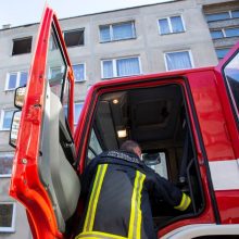 Marijampolės savivaldybėje užsidegė namo siena: iš buto evakuoti penki žmonės