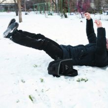 Pavojus po sniegu: taisyklės, padėsiančios išvengti traumų