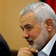 „Hamas“ vadovas atvyko į Kairą derėtis dėl ugnies nutraukimo Gazos Ruože