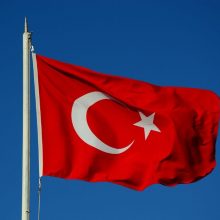 Žiniasklaida: ginkluotas užpuolikas paėmė įkaitų Turkijos gamykloje