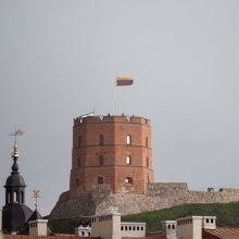 Gedimino pilies bokšto vėliava bus perduota saugoti Kretingos rajono Darbėnų gimnazijai