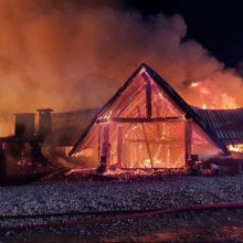 Per gaisrą svečių namuose Rumunijoje žuvo šeši žmonės 