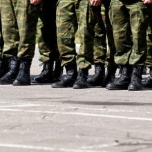 Ministras: Lenkija neplanuoja įvesti privalomosios karinės tarnybos