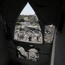 Pareigūnas: Izraelio delegacija į Kairą derėtis dėl paliaubų Gazos Ruože dar neatvyko
