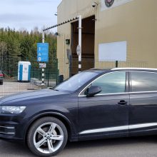 Muitinės pareigūnai sulaikė pirmąjį automobilį su rusiškais registracijos numeriais