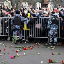 Kremlius neišgąsdino į A. Navalno laidotuves susirinkusiųjų žmonių: „Rusija bus laisva!“