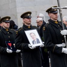 Buvęs premjeras G. Kirkilas amžinojo poilsio atgulė Antakalnio kapinėse