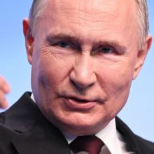 Rusijos rinkimų komisija pasveikino rekordinę V. Putino pergalę