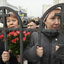 O. Scholzas gyrė rusus už drąsą atvykti į A. Navalno laidotuves