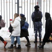 O. Scholzas gyrė rusus už drąsą atvykti į A. Navalno laidotuves