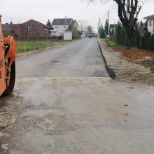 Klaipėdos rajone – asfaltavimo darbų įkarštis: baigė tiesti patyčių sulaukusią gatvę