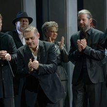 Aplodismentai: operos kūrėjai <span style=color:red;>(iš kairės)</span> J.Janulevičius, K.Jakštas, K.Mašanauskas, J.Jasinskis.