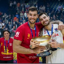 Broliai: Willy Ir Juancho Hernangomezai pasidalijo čempionato ir finalo MVP titulus.