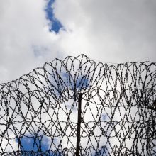 Seimas svarstys griežtinti įkalinimo sąlygas iš bausmės atlikimo vietos pabėgusiems nuteistiesiems