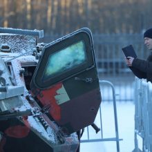 Perduoti Ukrainai tankų atsisakanti Vokietija atsidūrė kritikos ugnyje