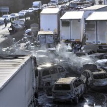 Vengrijoje greitkelyje susidūrė per 40 transporto priemonių