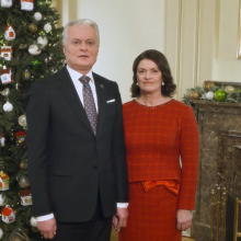 Sveikindami Kalėdų proga Lietuvos vadovai ragina džiaugtis namais ir taika