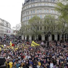 Tarp prieš karūnavimą JK suimtų protestuotojų – antimonarchistai