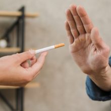 Griežtos narkotikų, tabako ir alkoholio kontrolės neefektyvumą įvertinę ekspertai ragina keistis